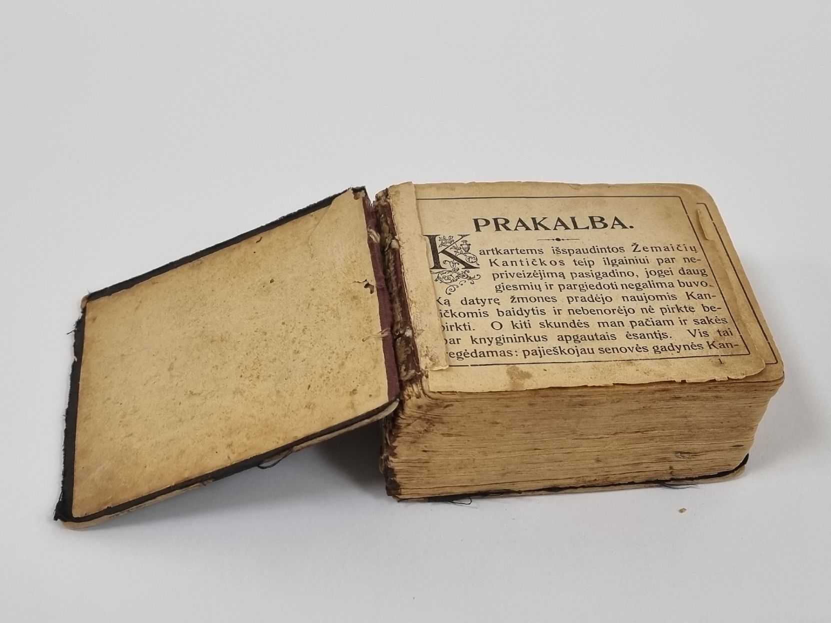 KTU Printing House – Restoration of an 1859 Hymnal (Hardcover) KTU spaustuvė | Knygos restauracija