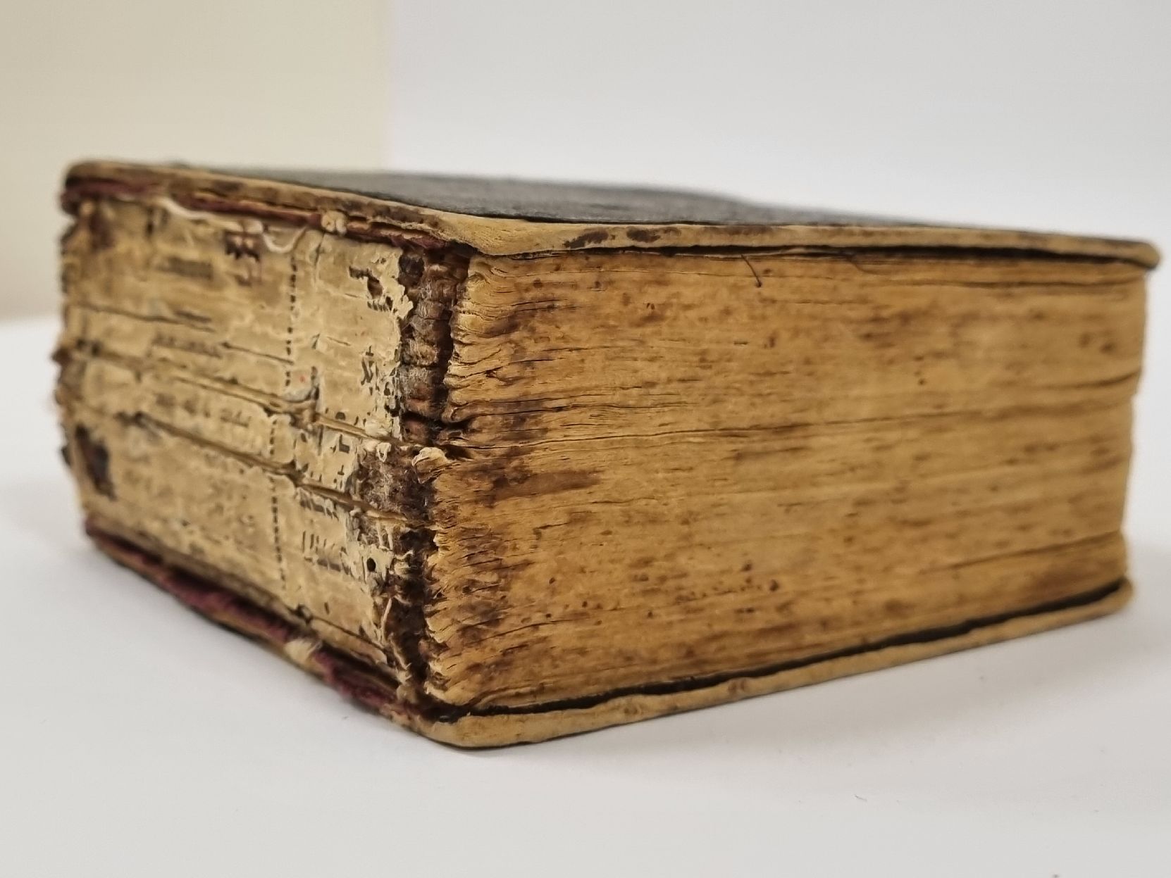 KTU Printing House – 1859 Hymnal, hardcover restoration1859 KTU spaustuvė | Knygos restauracija